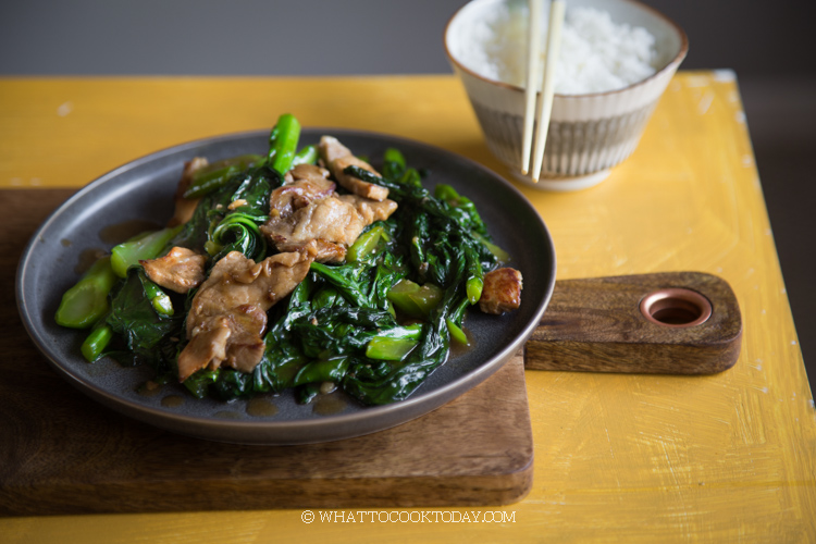 Stir-fried Gai Lan with Pork (How To Make in 4 Simple Steps)