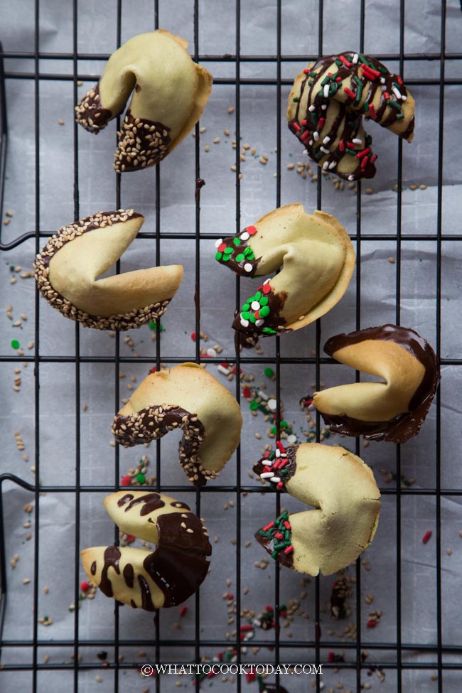 How To Make Fortune Cookies From Scratch (with Paper Inside)