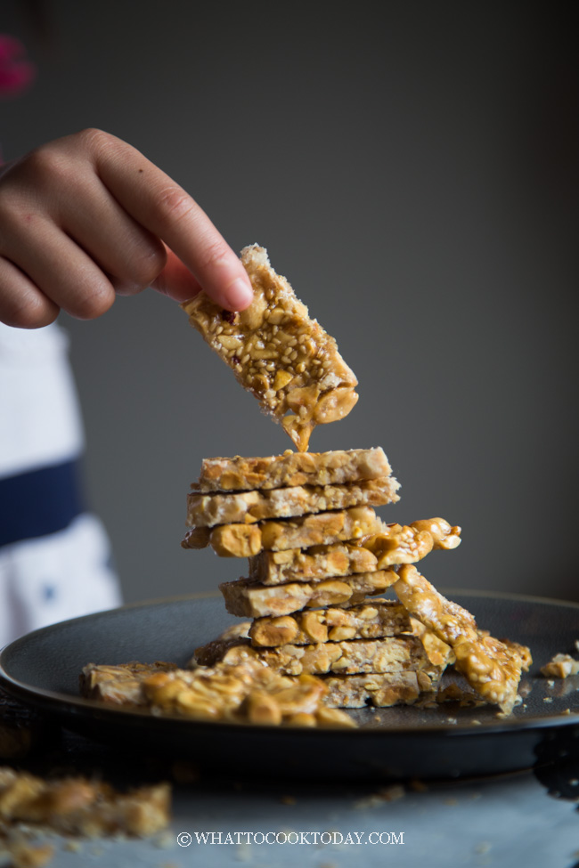 Easy Sesame Peanut Brittle (Teng Teng Kacang) | What To ...