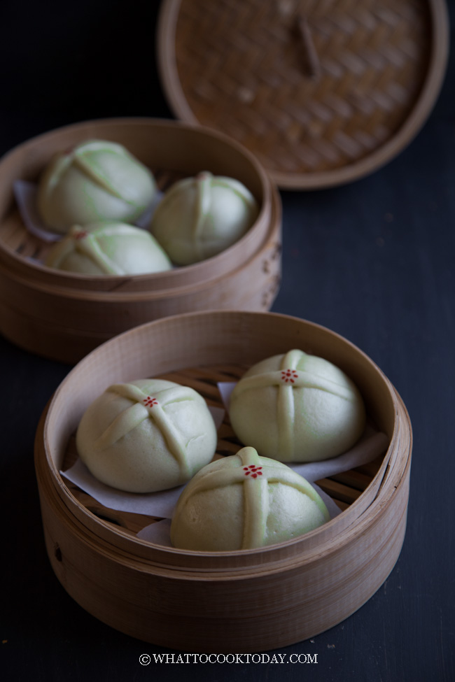 Easy Steamed Pandan Hot Cross Buns