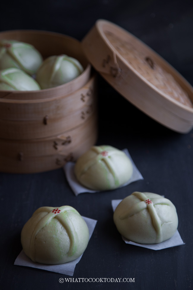 Easy Steamed Pandan Hot Cross Buns