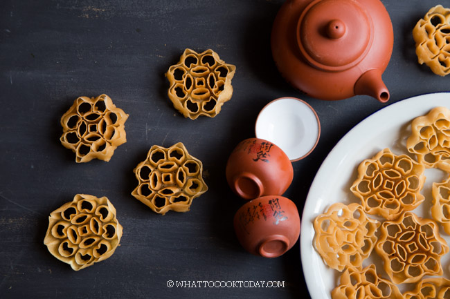 Kue Kembang Goyang - Kuih Loyang (Honeycomb Cookies)