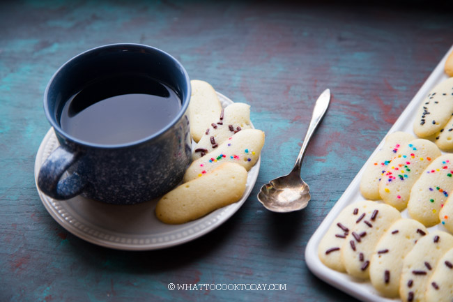 Kue Lidah Kucing (Cat's Tongue Cookies / Katte Tong)