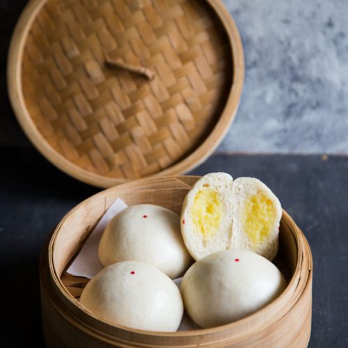 Soft Fluffy Steamed Custard Buns (Nai Wong Bao)