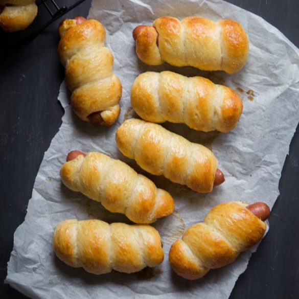 Tangzhong Chinese Sausage Buns (Hong Kong Style)