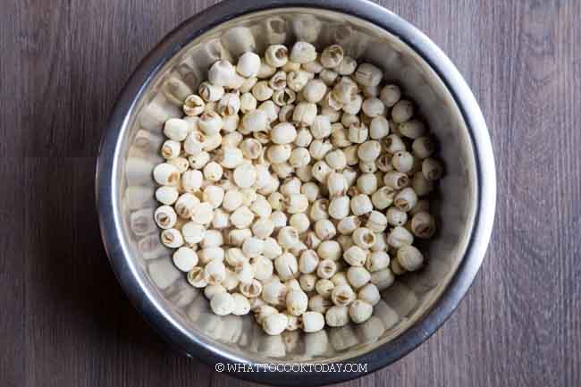 dried peeled lotus seeds