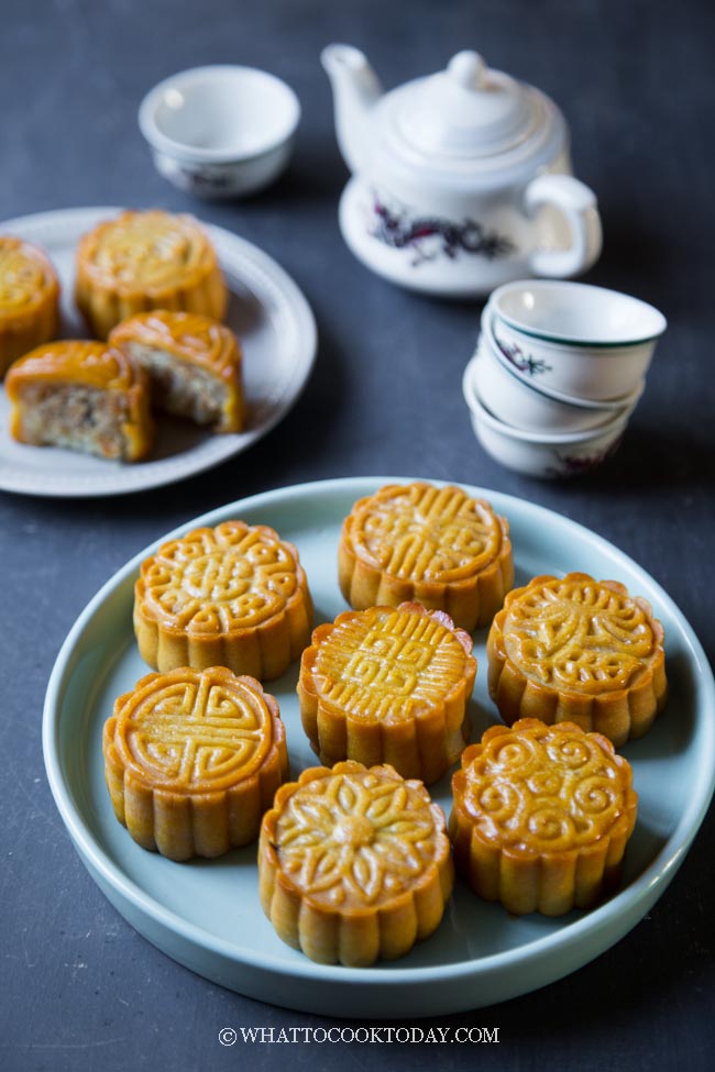 Easy Traditional Baked Mooncakes / Yue Bing (Assorted Fillings)