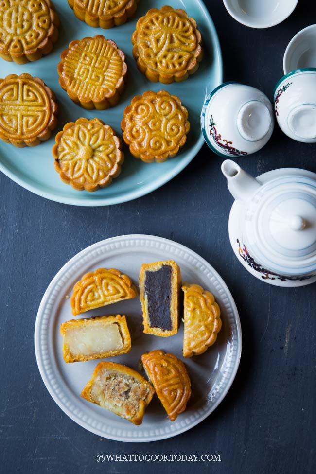Easy Traditional Baked Mooncakes / Yue Bing (Assorted Fillings)