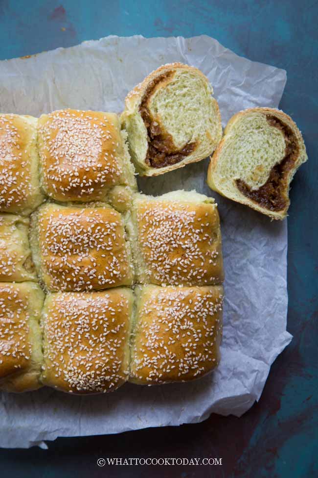 Tangzhong Pandan Milk Buns (with Inti Filling)