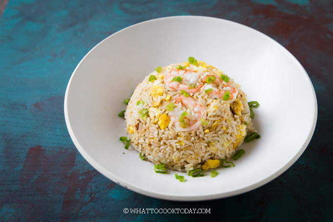 Premium Photo  Fried rice with pork and fried egg in japanese