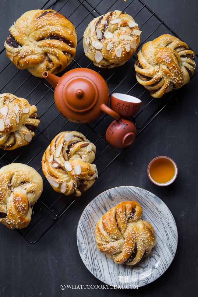 Soft Tangzhong Red Bean Paste Swirl Buns