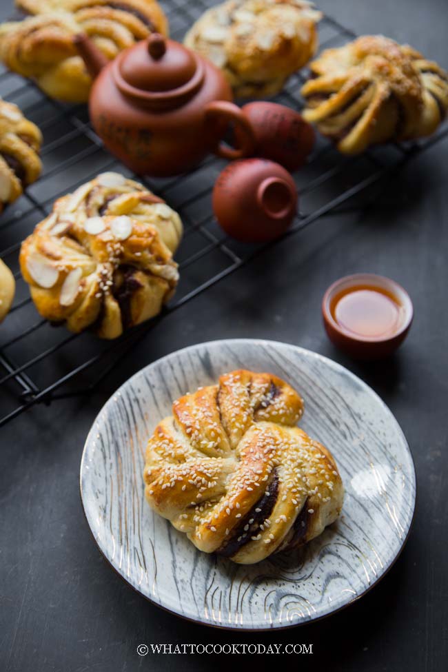 Soft Tangzhong Red Bean Paste Swirl Buns