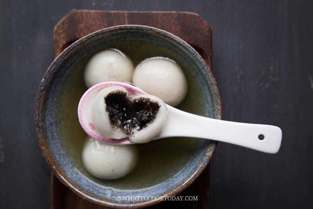 Easy Tang Yuan with Black Sesame Filling (Healthier version)