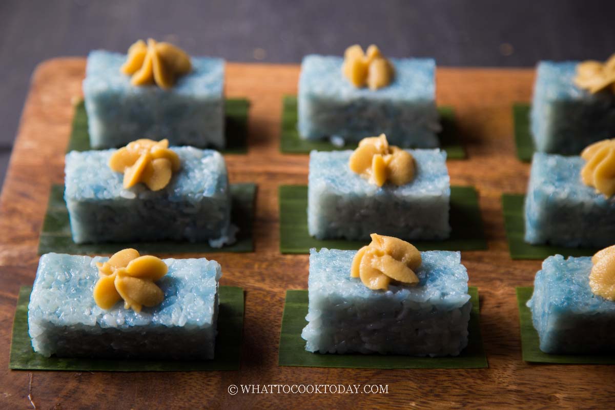 Pulut Tai Tai / Pulut Tekan (Pressed Glutinous Rice Cake with Kaya Jam)