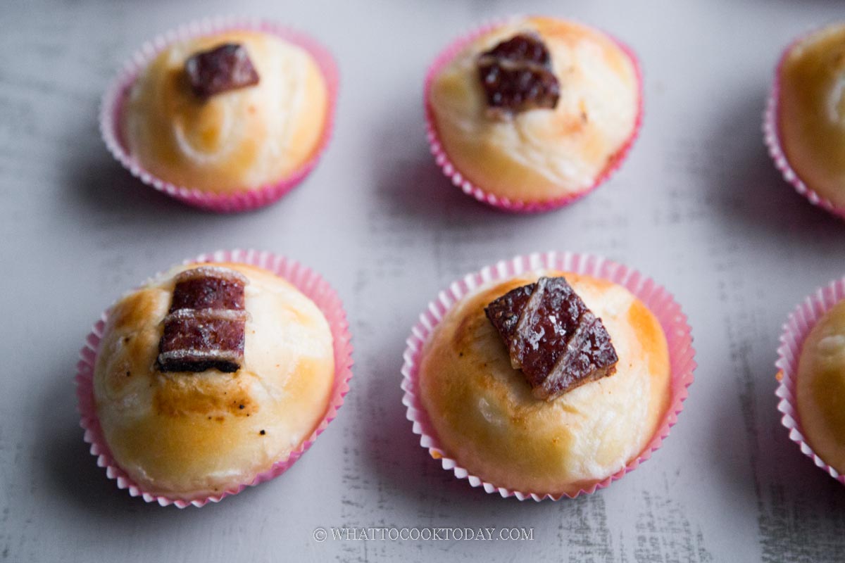 Soft Fluffy Bak Kwa Milk Buns (Meat Jerky Buns) - Tangzhong