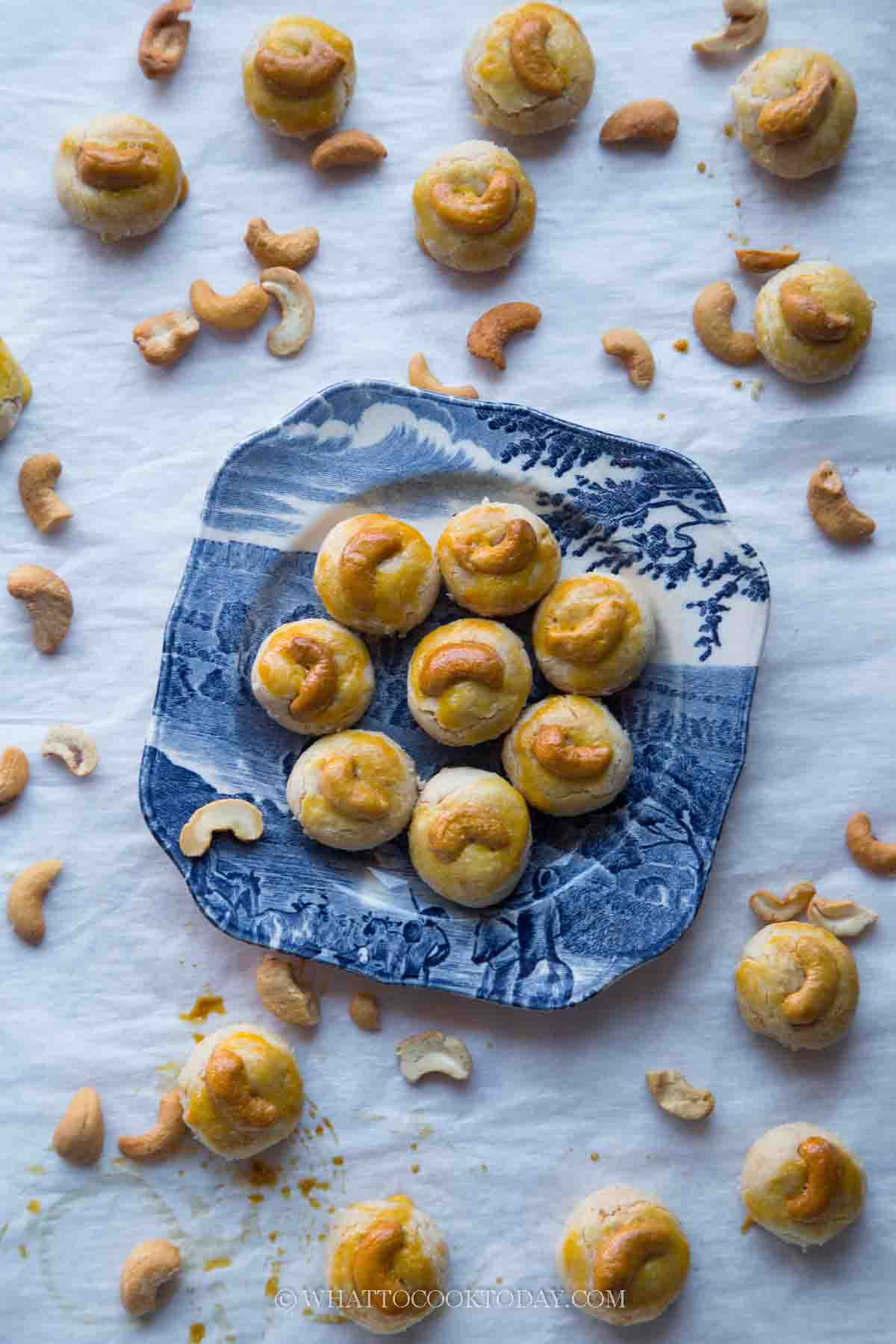 Melt-In-Your-Mouth Cashew Nut Cookies (Chinese New Year)