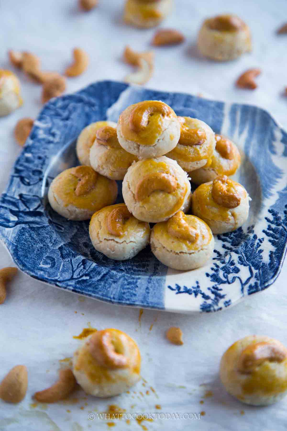 Melt-In-Your-Mouth Cashew Nut Cookies (Chinese New Year)