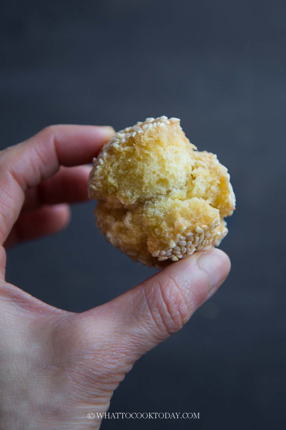 Chinese Sesame Smiling Balls / Laughing Balls (笑口枣)