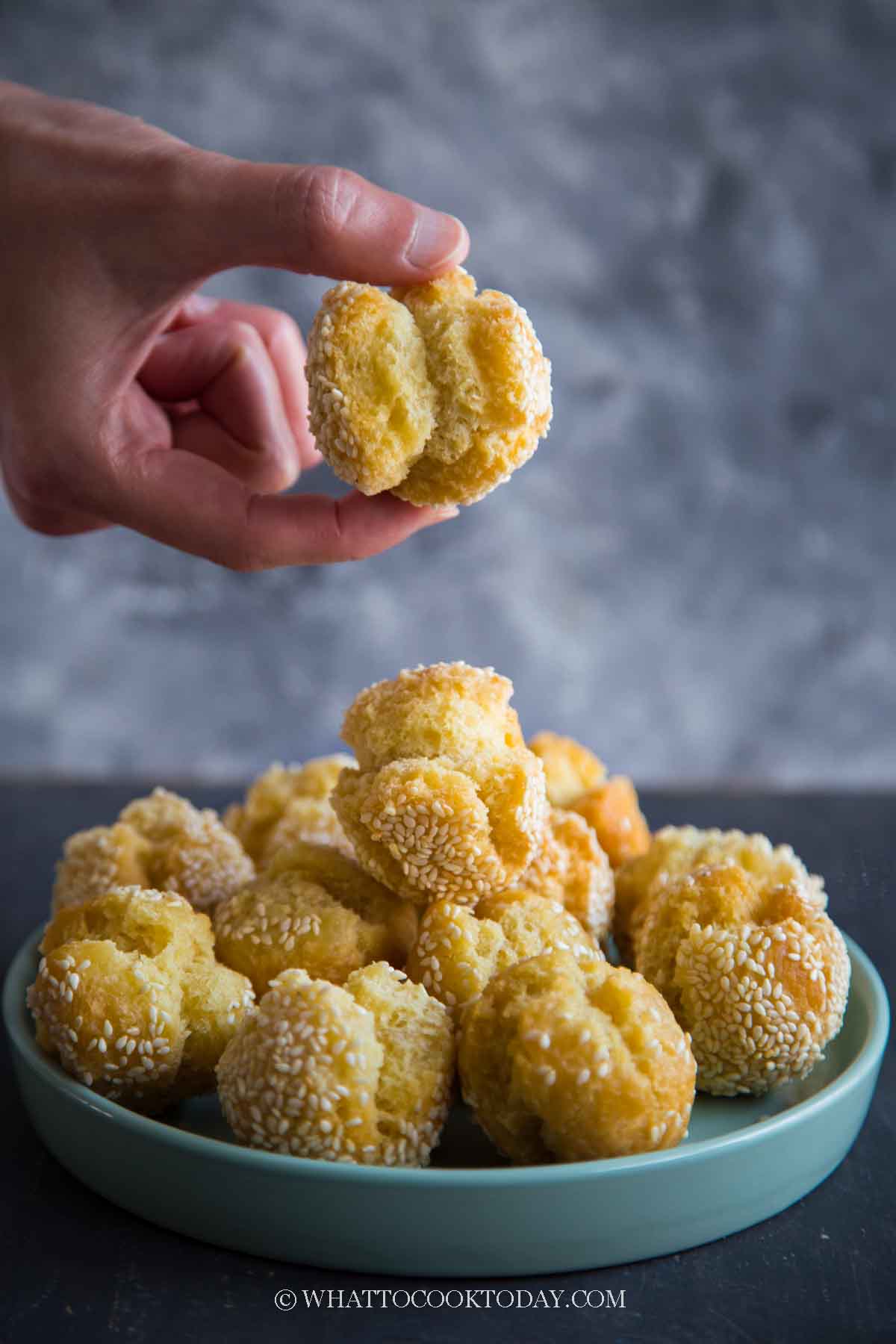 Chinese Sesame Smiling Balls / Laughing Balls (笑口枣)