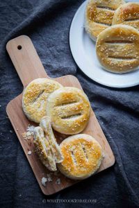Lau Po Bing - Cantonese Wife Cake / Sweet Heart Pastry (老婆饼)