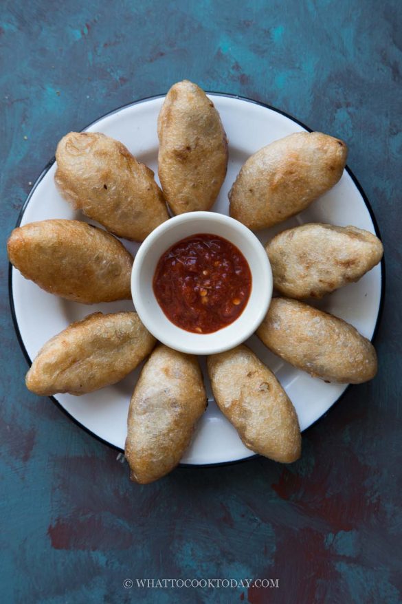 How To Make Ham Sui Gok (Fried Glutinous Rice Dumplings)