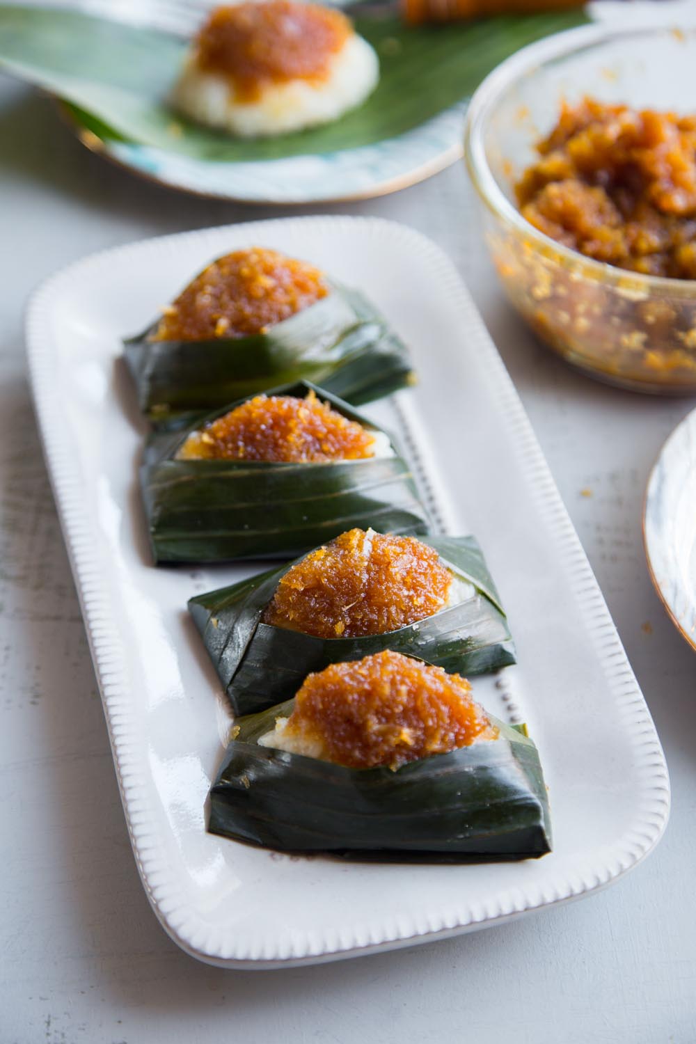 Nyonya Pulut Inti (Glutinous Rice with Sweet Coconut Filling)