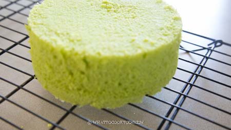 Steamed Pandan Sponge Cake (Whole-egg method, 4-ingredients only)