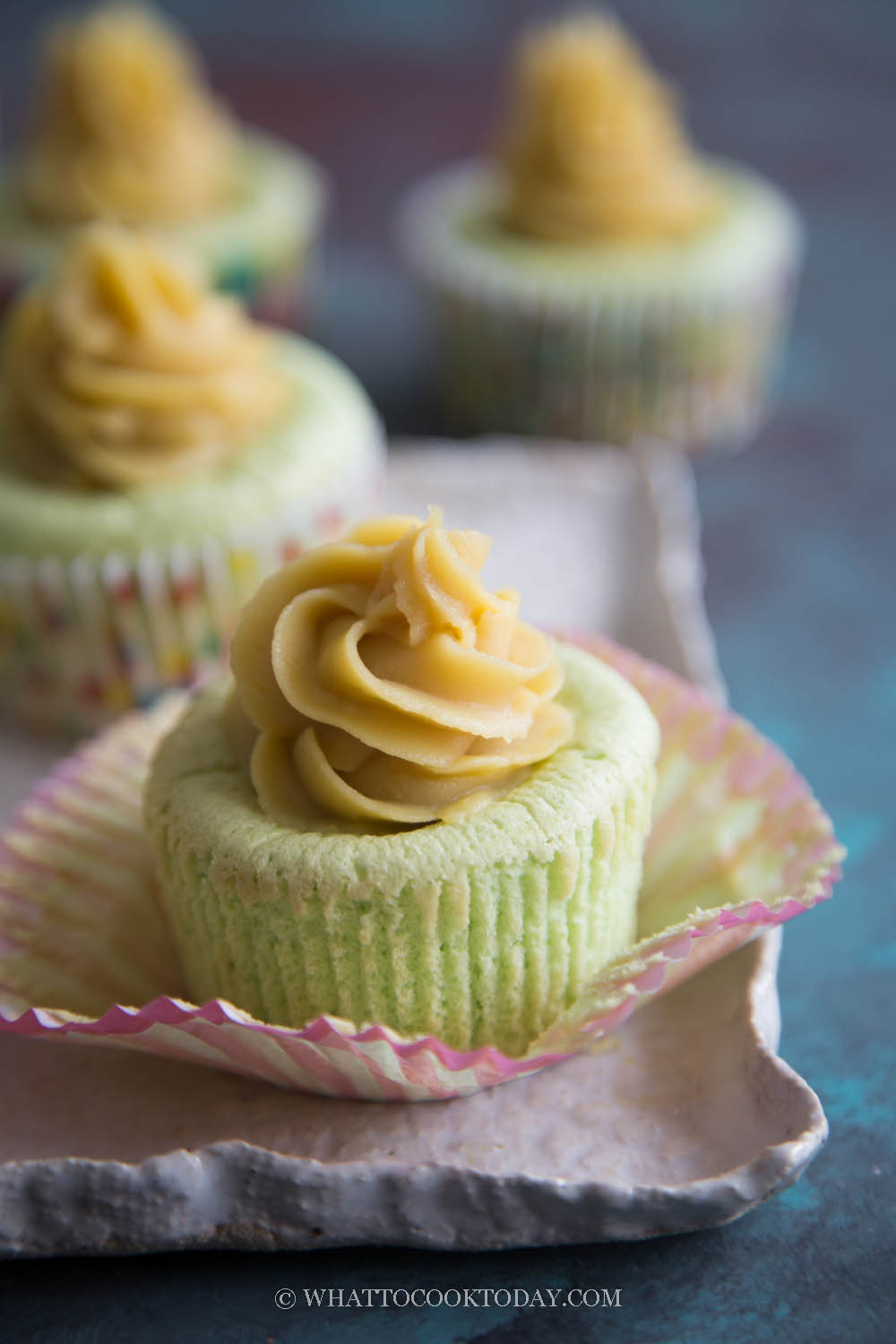 Pandan Kaya Hokkaido Chiffon Cupcakes