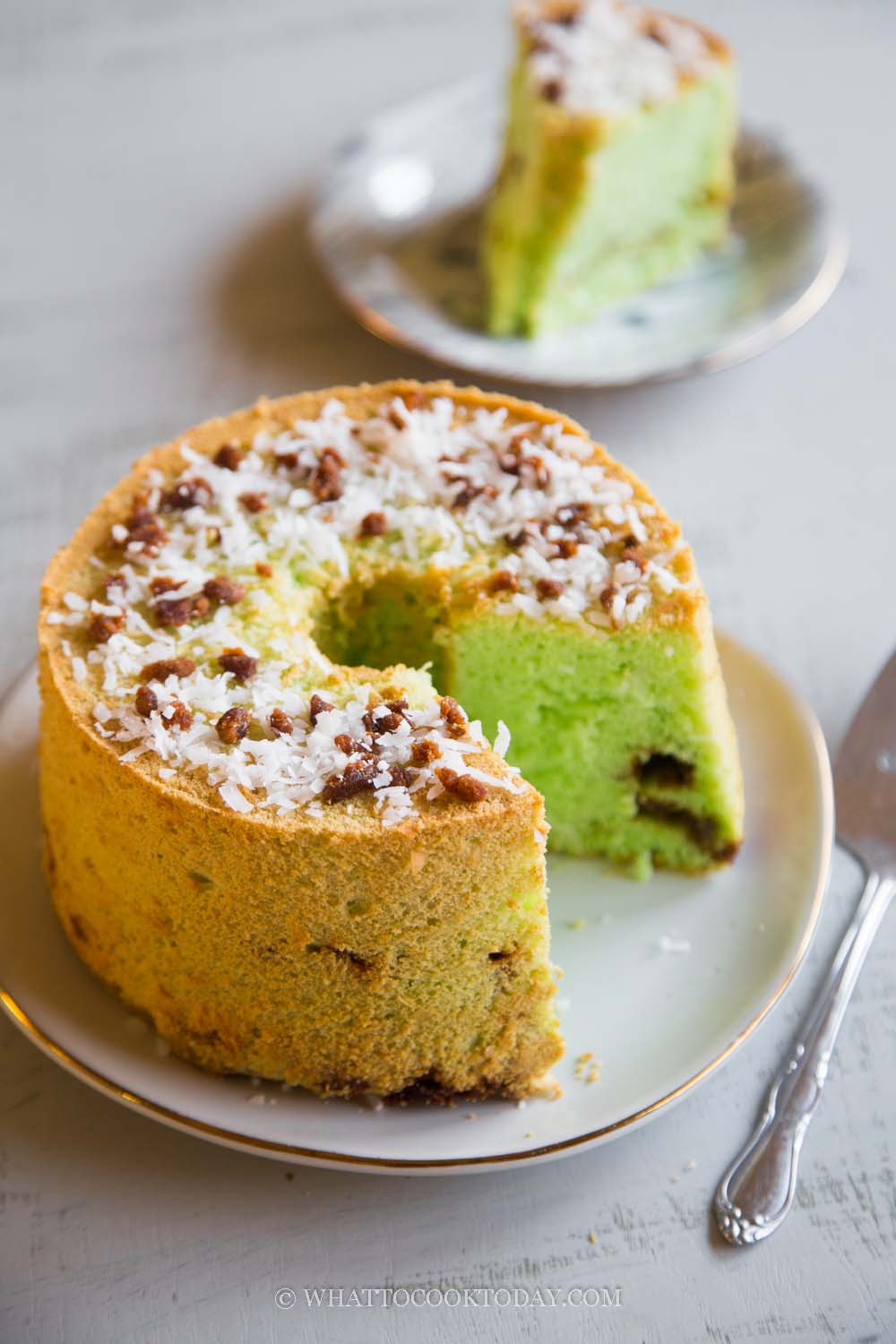 Pandan Layer Cake: A Step-By-Step Guide To Baking This Perfectly  Symmetrical Cake - Penang Foodie