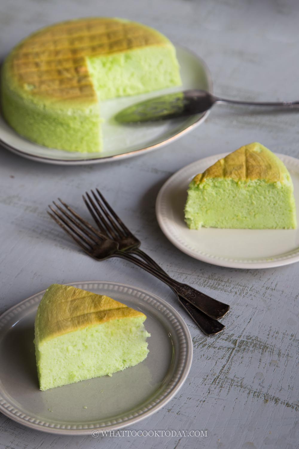 Eggless Vanilla Sponge Cake - PRIYA KITCHENETTE