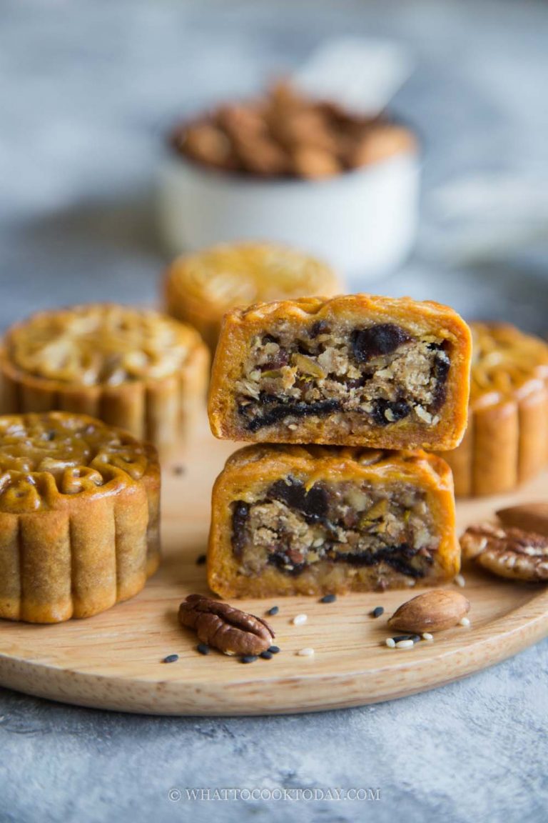 Mixed Nuts and Fruits Mooncake (Wu Ren Yue Bing) No Golden Syrup