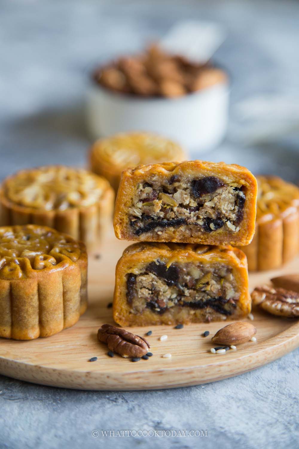 Easy Mixed Nuts and Fruits Mooncake (Wu Ren Yue Bing)