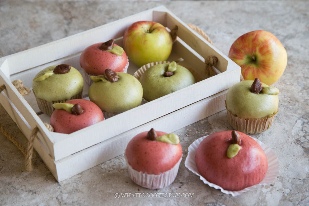 Apple Shaped Steamed Buns (with Apple Pie Filling)