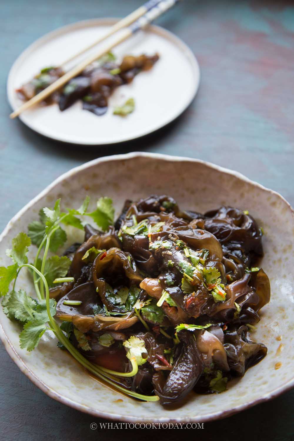 Wood Ear Mushroom/Black Fungus Salad (凉拌木耳)