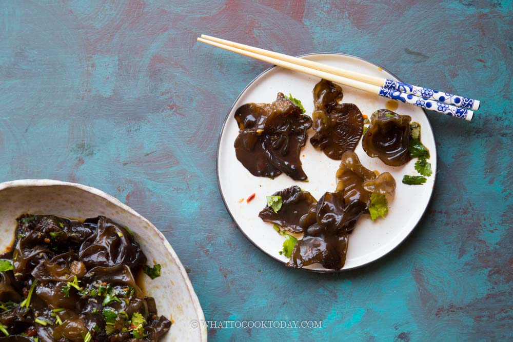 Wood Ear Mushroom/Black Fungus Salad (凉拌木耳)