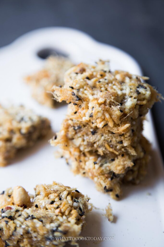 Meat Floss Bubble Rice Crackers (Bee Pang / Mi Chang)