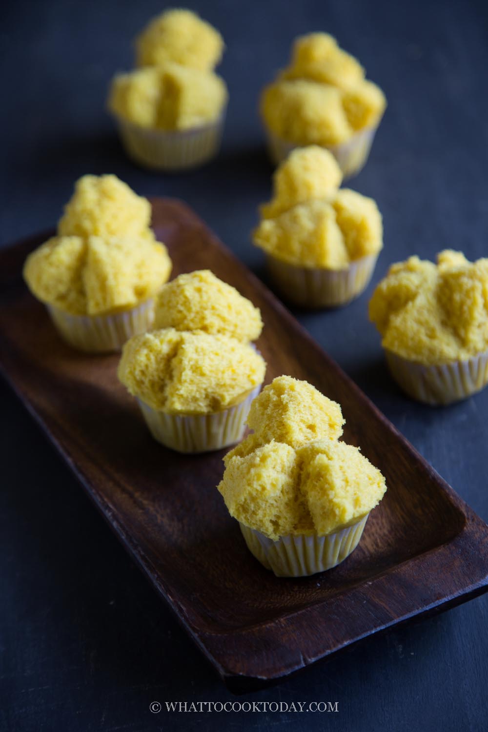 Mango Huat Kueh / Fatt Goh (Steamed Mango Cupcakes)