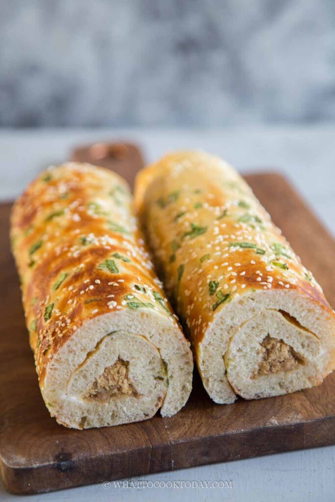 Meat Floss Scallion Bread Roll (Roti Abon Gulung)