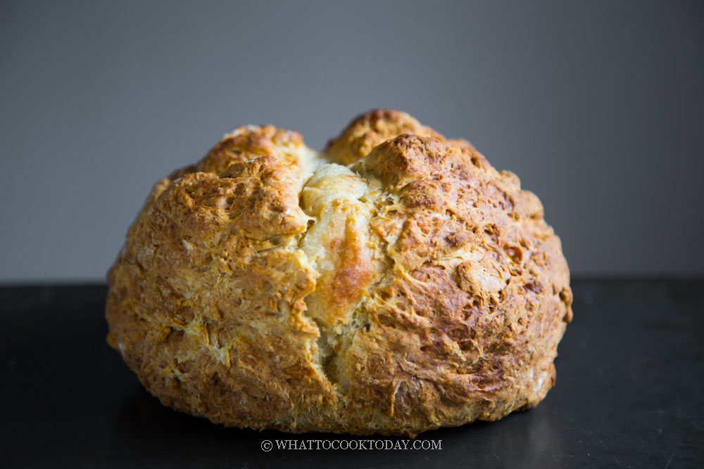 Easy Greek Yogurt Honey Soda Bread