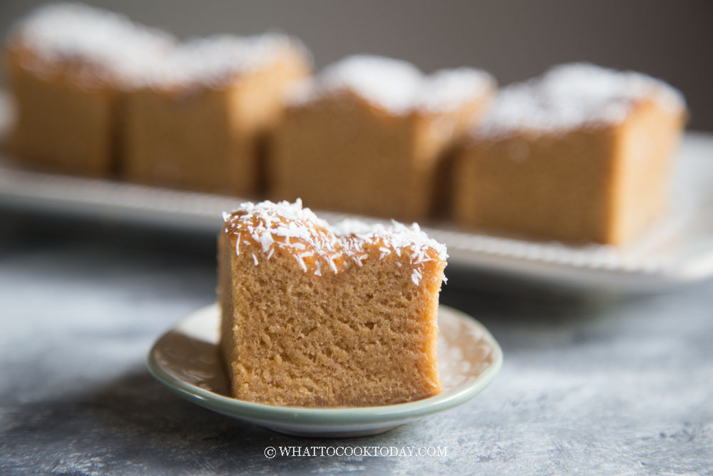 Apam Gula Merah/Apam Kampung (Palm Sugar Steamed Sponge Cake)