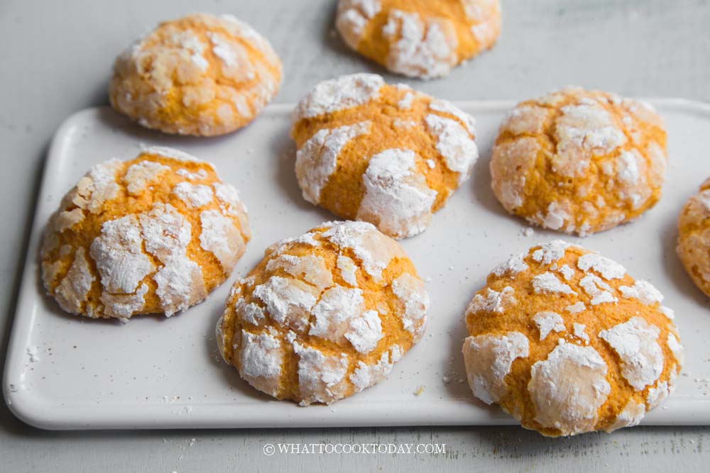 Soft and Chewy Pumpkin Crinkle Cookies