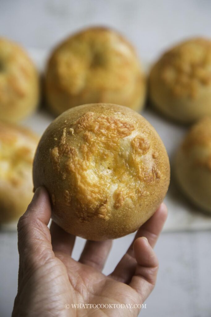 Soft and Chewy Bagels with Porkfloss Filling (Yudane/Tangzhong)