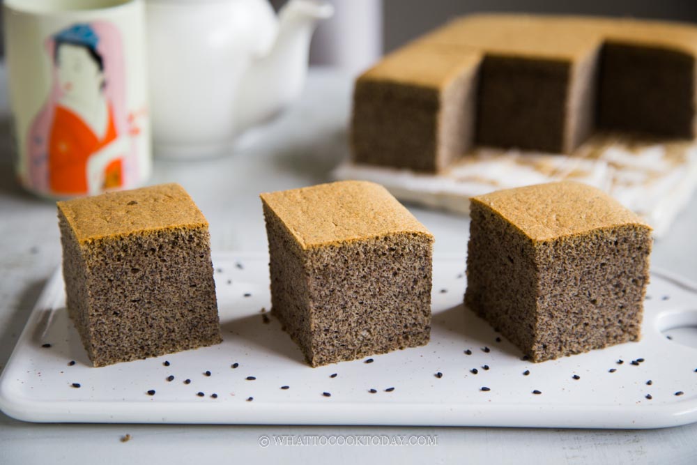 Black Sesame Cotton Sponge Cake