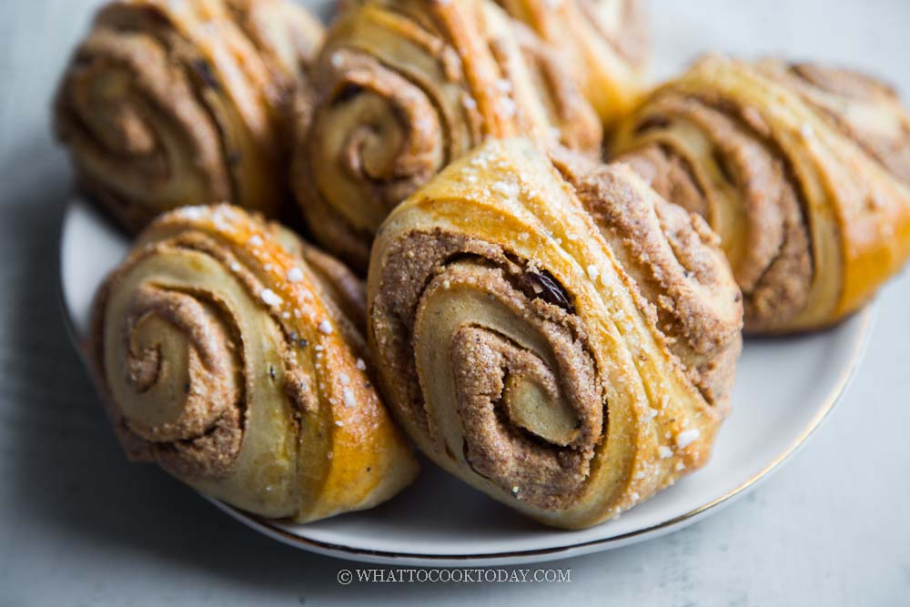 Korvapuusti (Finnish Cardamom Cinnamon Buns)- with sourdough option