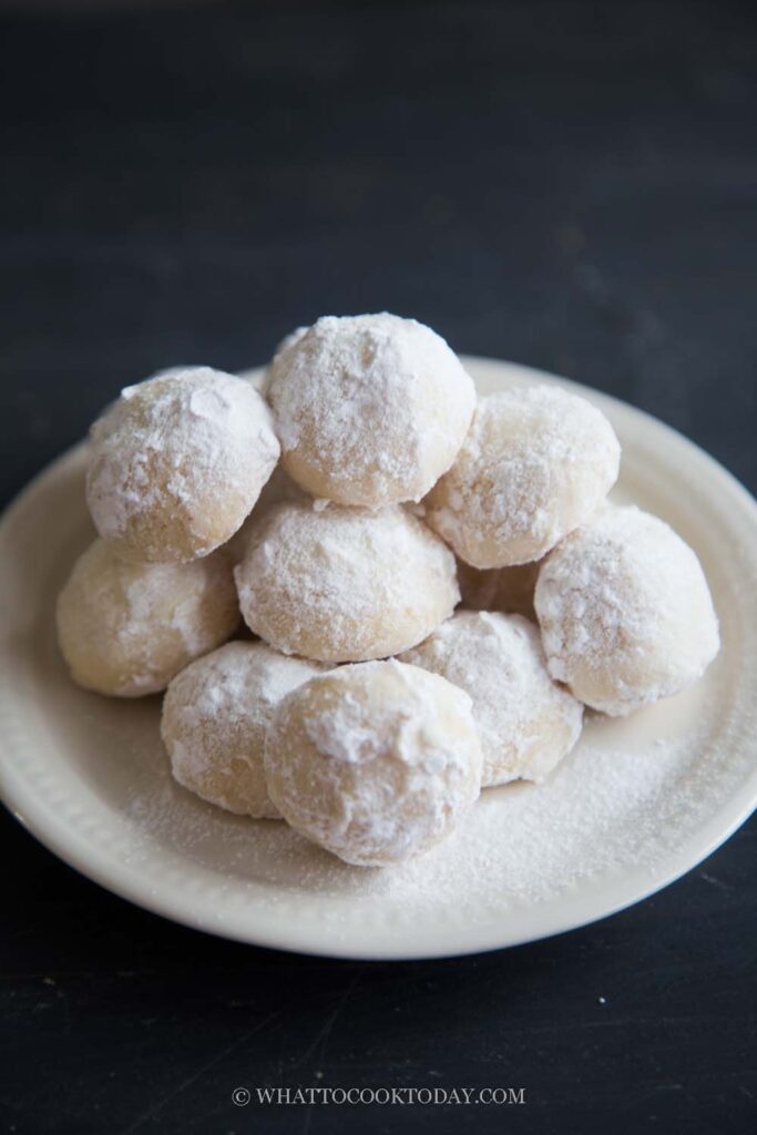 Kuih Momo Sarawak/ Biskut Arab Susu (Snowball Cookies)