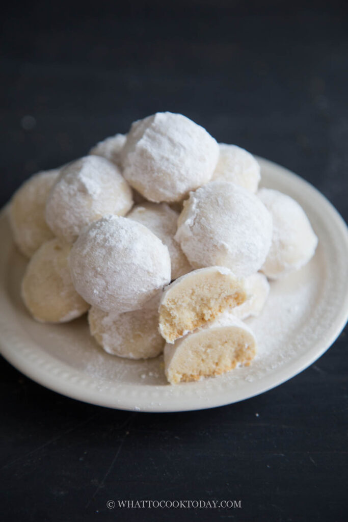 Kuih Momo Sarawak/ Biskut Arab Susu (Snowball Cookies)