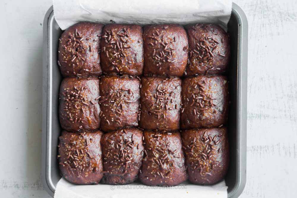 No-Knead Double Chocolate Chip Buns