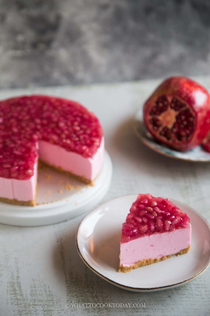 Frozen Pomegranate and Cashew Cake Recipe