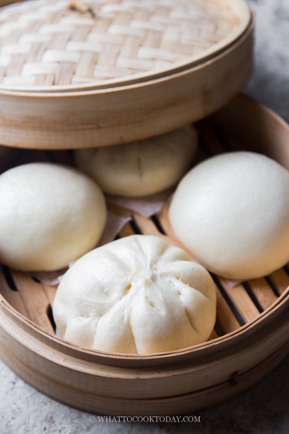 Soft Fluffy Steamed Buns / Baozi with Tangzhong/Yudane