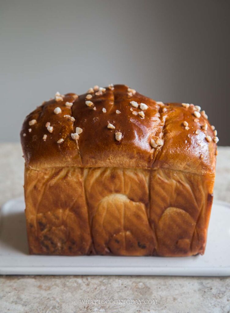 Soft Fluffy Pretzel Bread Loaf (Bretzel)